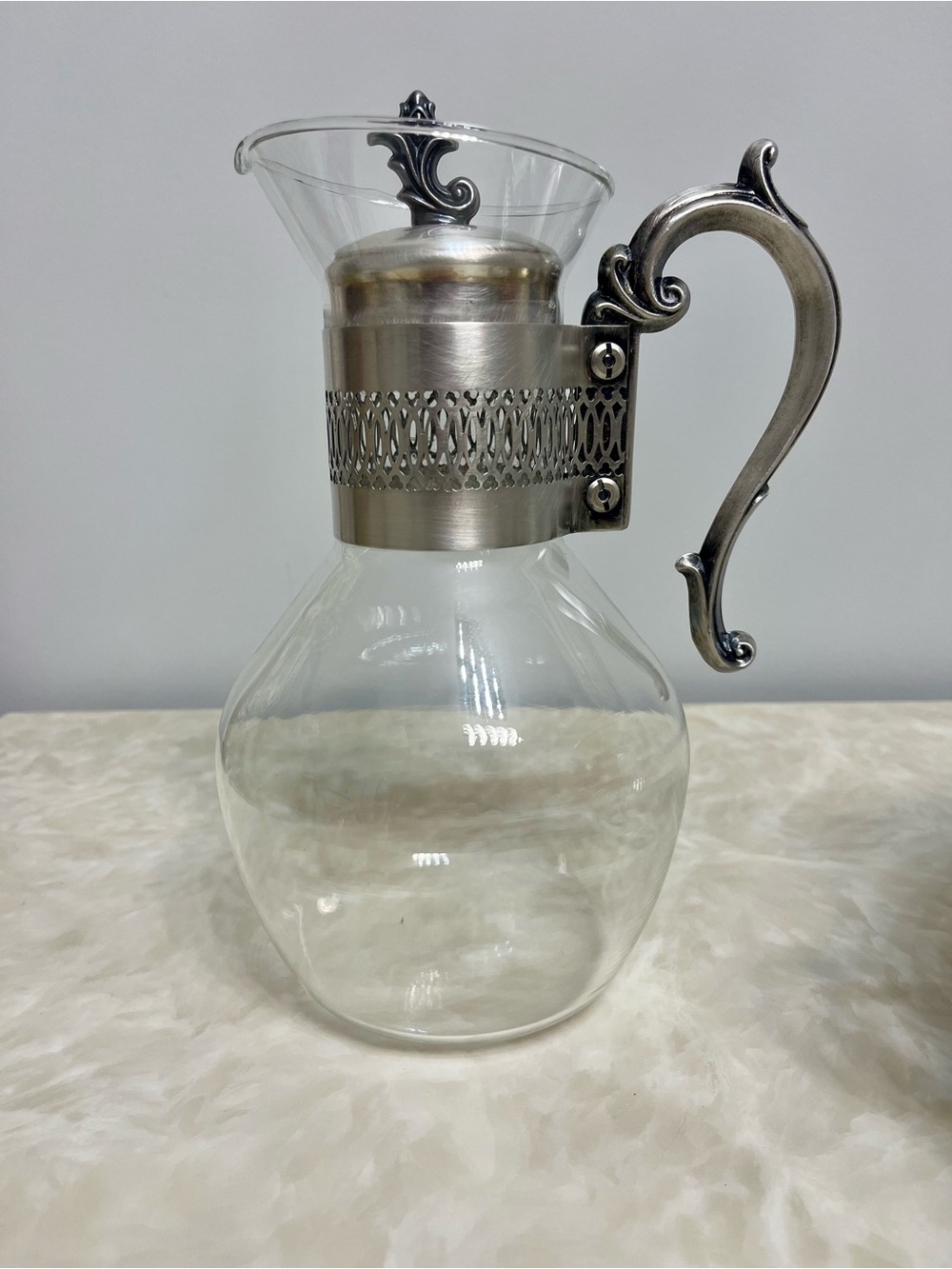 Gorgeous Vintage Silver Plate Carafe & Stand set (Corning & F B Rogers) - Picture 9 of 15